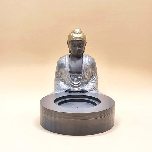 Figura Buda meditación impresión 3D filamento ASA plateado 15cm vista frontal