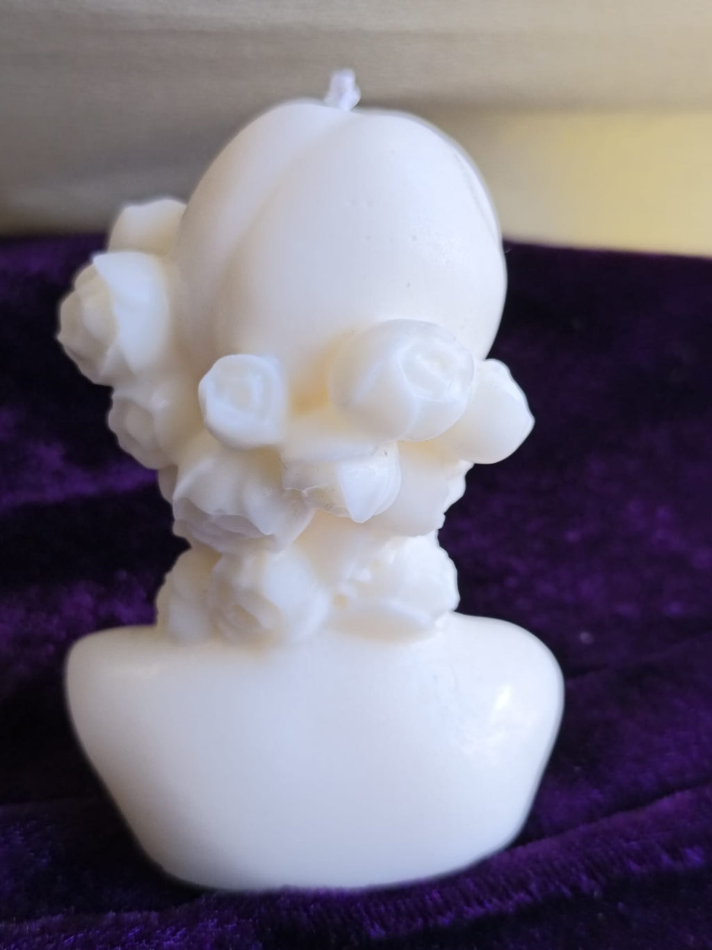 busto mujer blanco puro