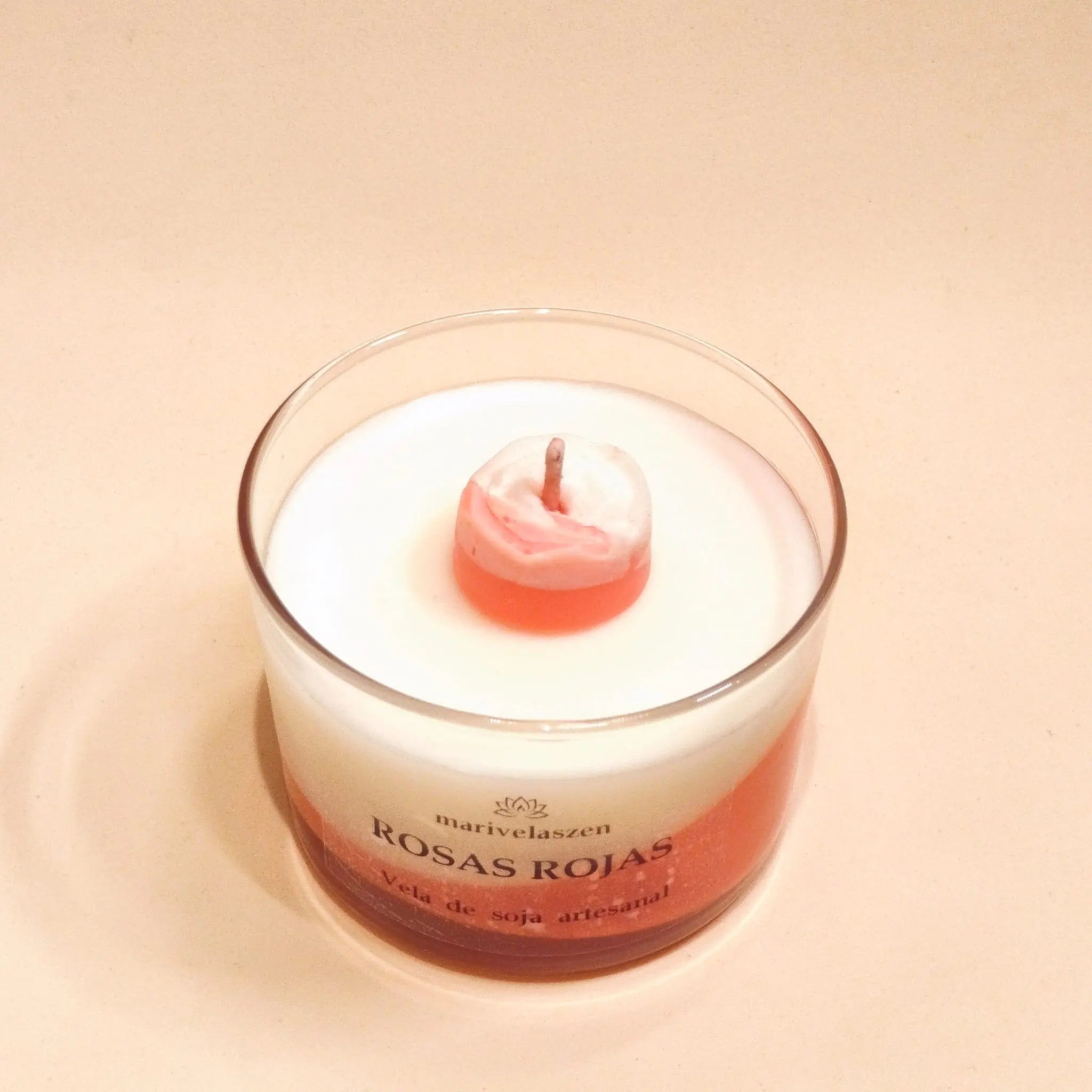 Vela aromática en vaso rosas rojas estilo romántico 150g